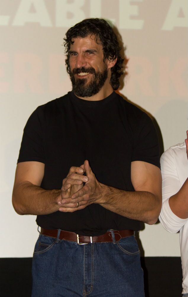 Robert Maillet - The Clothesline