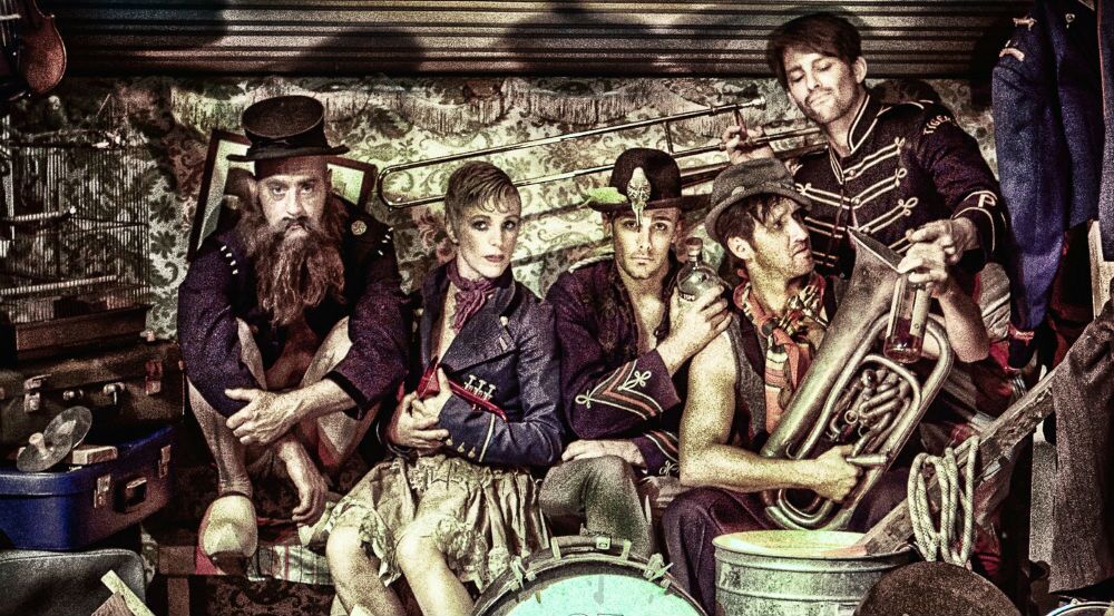 Scotch And Soda - Image by Sean Young SYC Studios - Adelaide Fringe - GOUD - The Clothesline