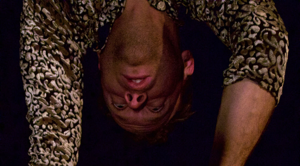 all genius all idiot - Adelaide Fringe - The Clothesline