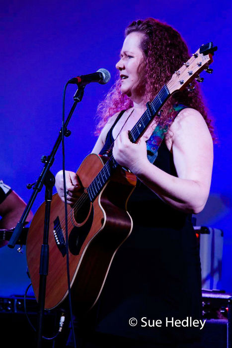 howies-kick-off-catherine-blanch-image-by-sue-hedley-the-clothesline