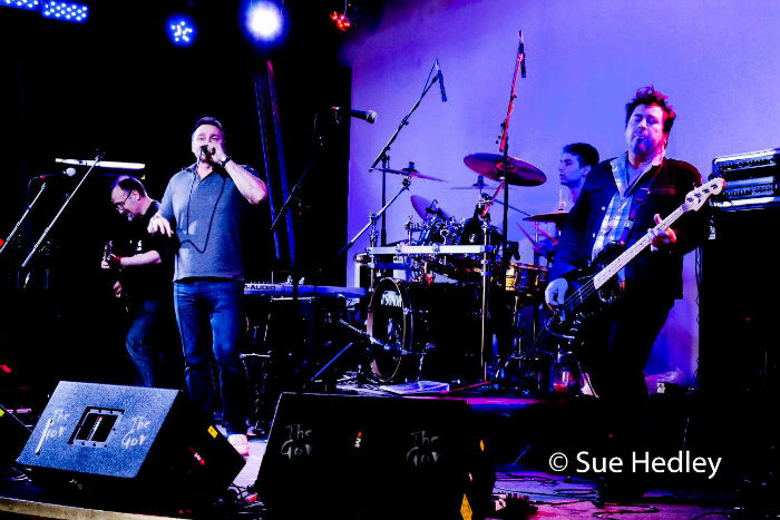howies-kick-off-fastmotor-image-by-sue-hedley-the-clothesline