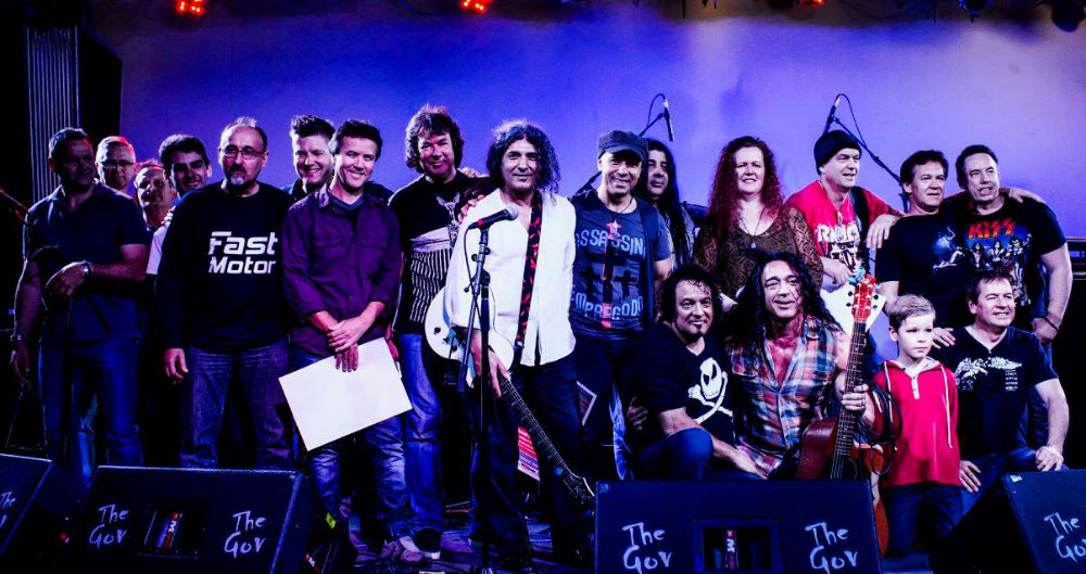 howies-kick-off-image-by-sue-hedley-the-clothesline