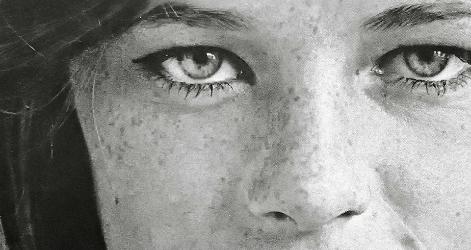 WHO I AM: A Mysterious Star’s Strange Memoir – Book Review