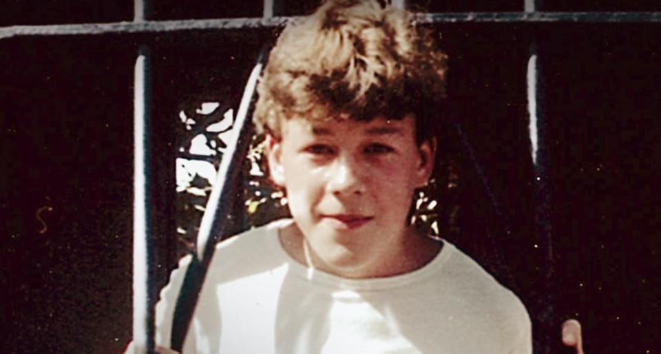 JUST IGNORE HIM by Alan Davies: QD (Quite Disturbing) ~ Hachette Australia Book Review