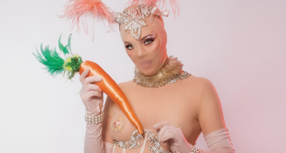 burlesque woman