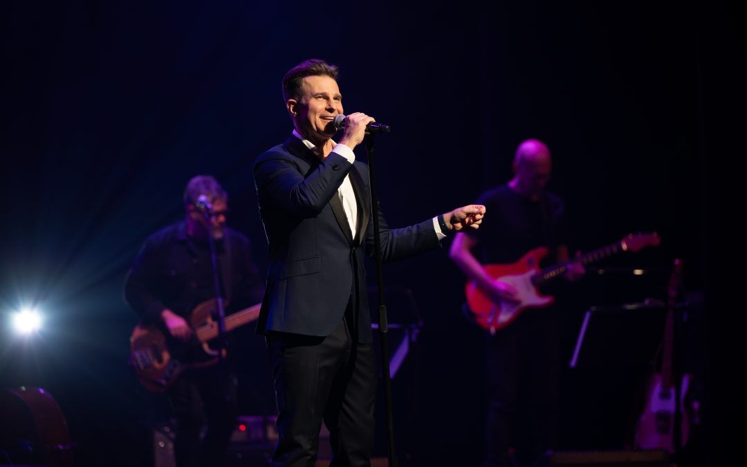 David Campbell singing