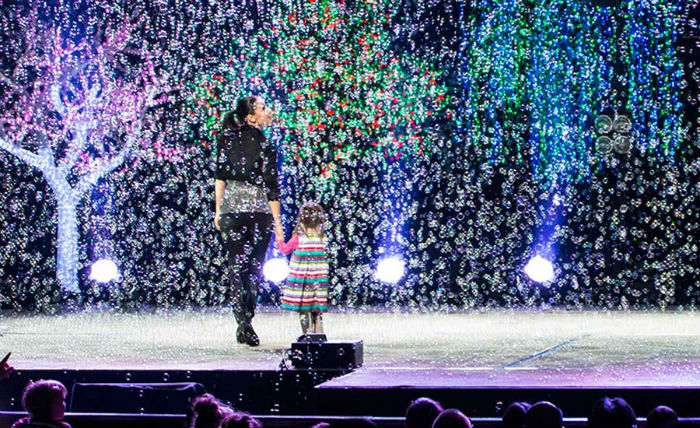 Gazillion Bubble Show - Melody Yang - Ad.Fest.Cent - The Clothesline