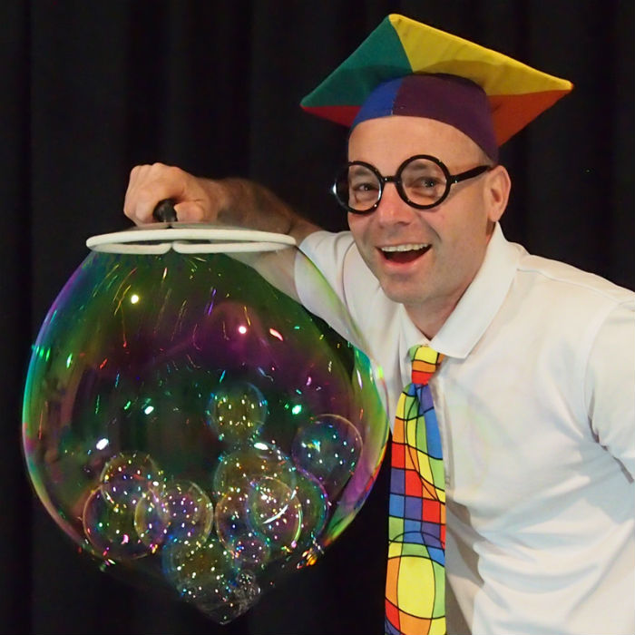 The Scientific Bubble Show - ADLfringe - The Clothesline